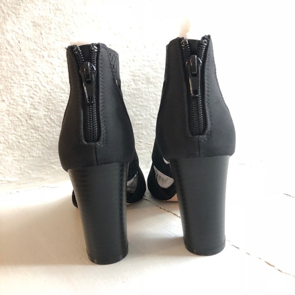 *NEW* XOXO Sandals - Picture 5 of 7